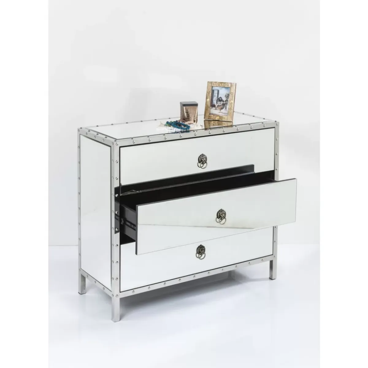 Hot Kommode Rivet Kommoden & Sideboards