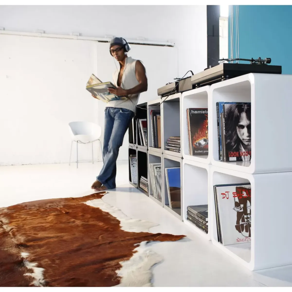 Lounge Cube Mdf White Regale