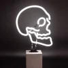 Neon Leuchtdekoration Auf Betonsockel "Skull" Leuchtobjekte